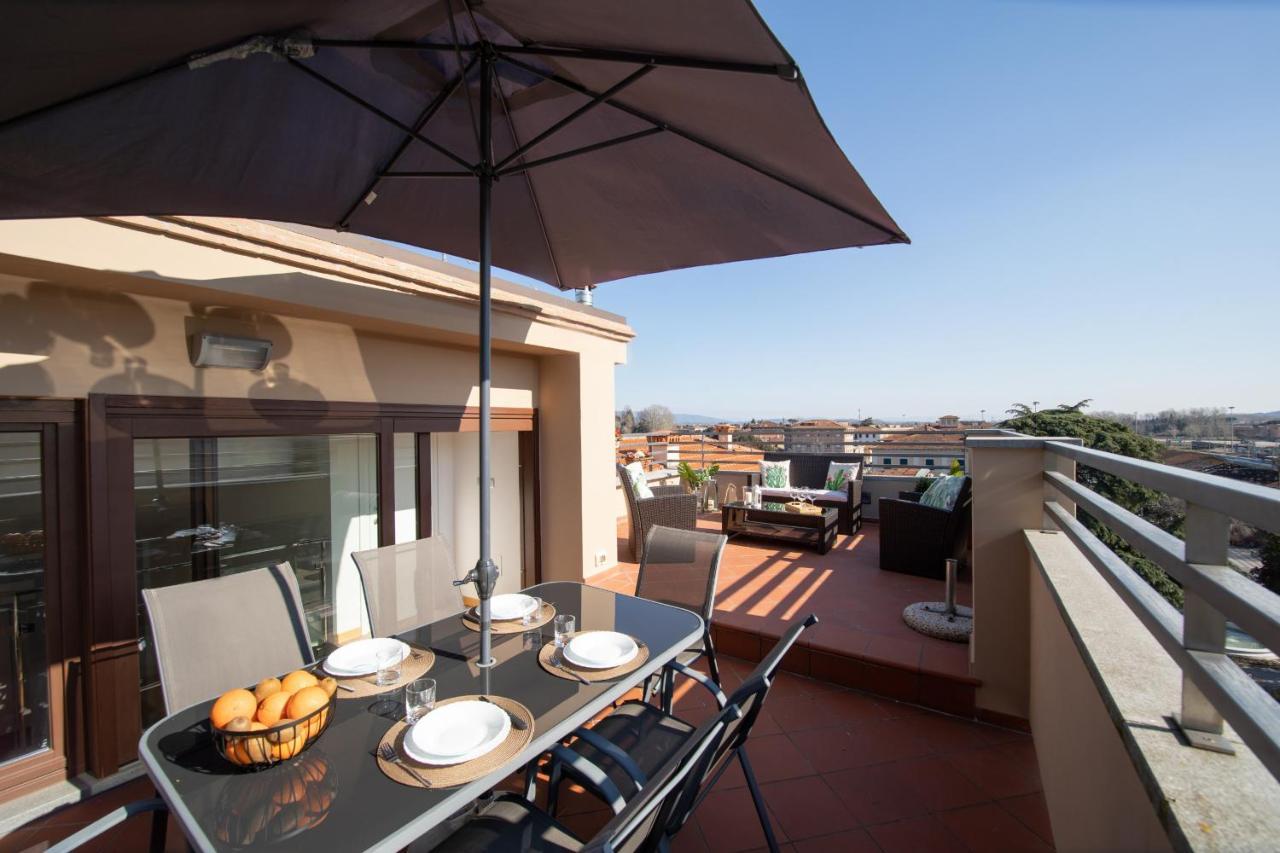 Rooftop Delight With Terrace Lucca Buitenkant foto